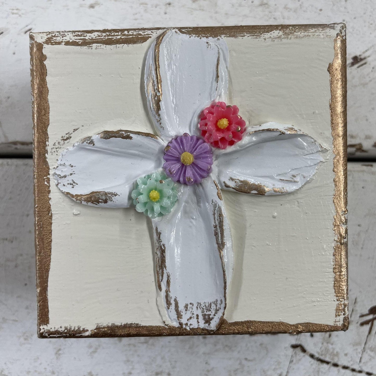 3x3 Floral Cross Wood Blocks - Coddiwomple