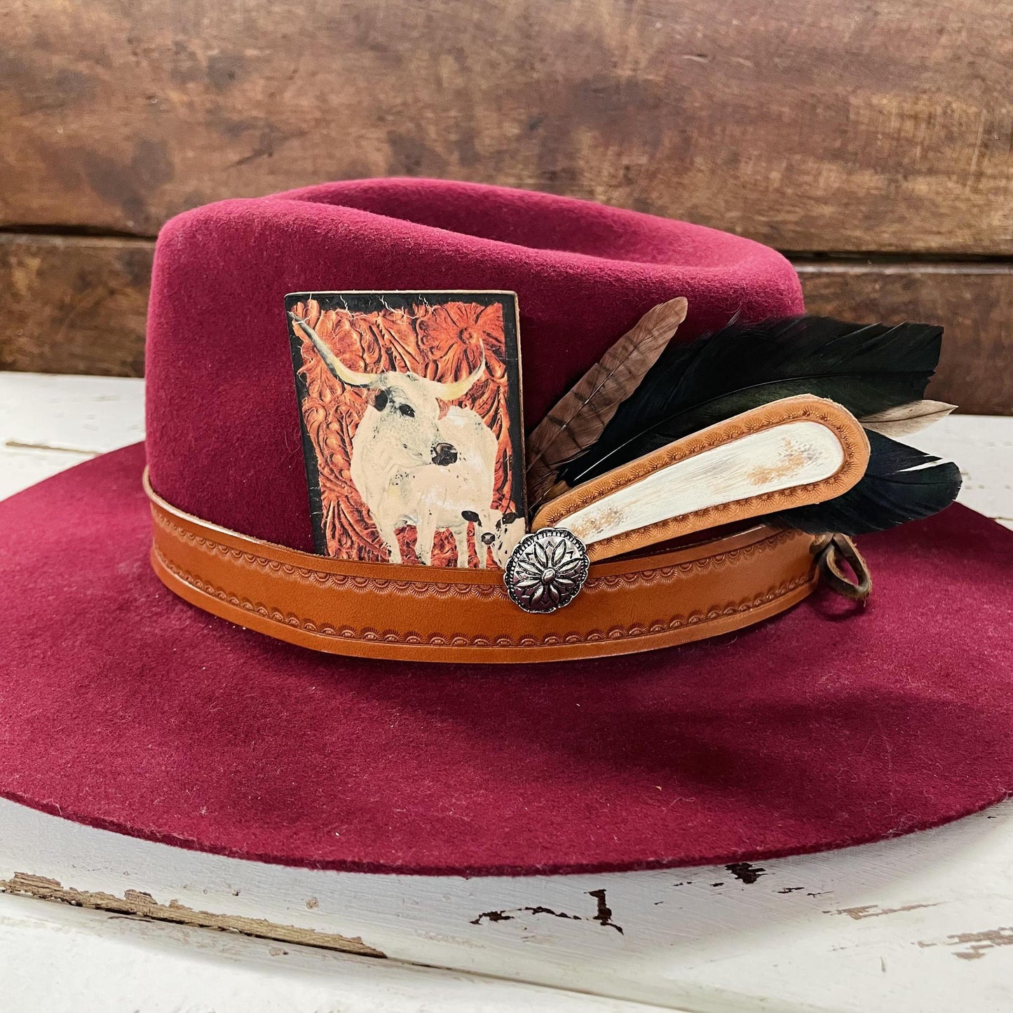 White Buffalo Oval Hat Pick- McIntire Saddlery