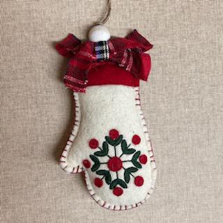 Mitten Felt Ornament- Christmas Mud Pie